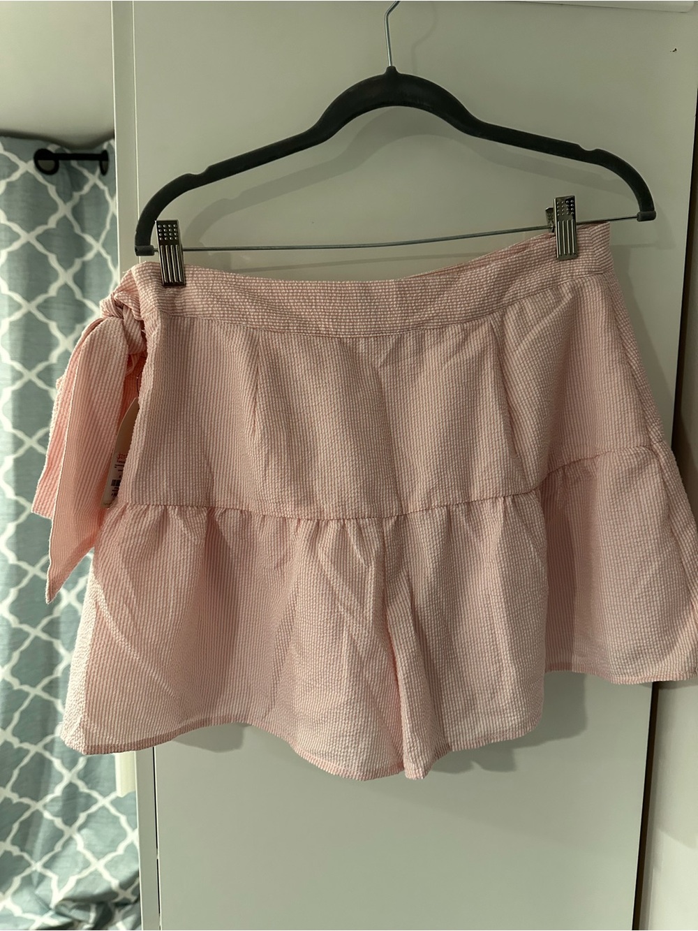 Francesca’s  Pink Tiered Tie-Waist skort M